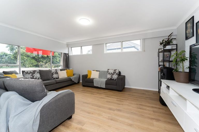 Photo of property in 52 Lawrence Crescent, Hillpark, Auckland, 2102