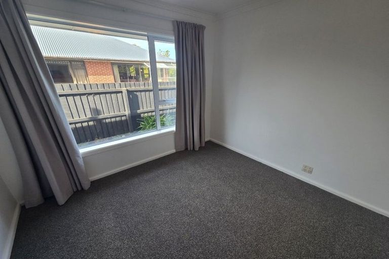 Photo of property in 42 Waratah Street, Avondale, Christchurch, 8061