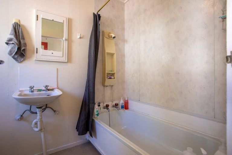 Photo of property in 12 Fairburn Grove, Johnsonville, Wellington, 6037