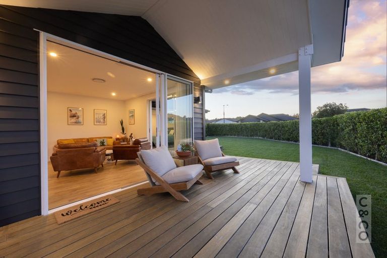 Photo of property in 31 Fruitlands Road, Kumeu, 0810