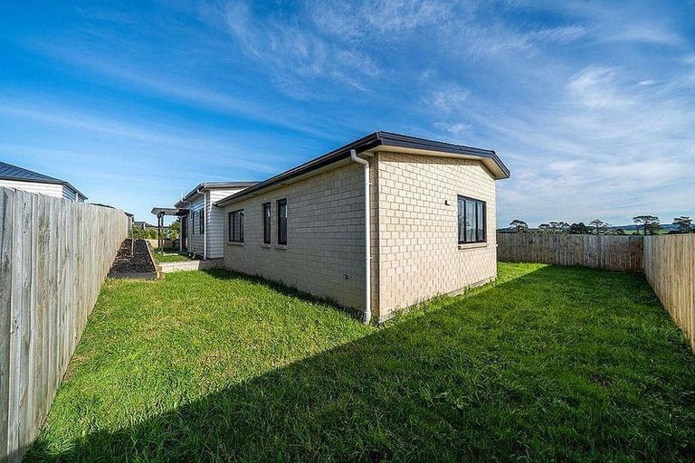 Photo of property in 18 Otohikawa Avenue, Glenbrook, 2681