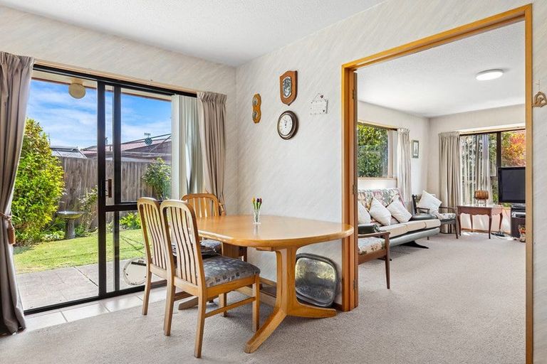 Photo of property in 2/14 Algie Place, Avonhead, Christchurch, 8042