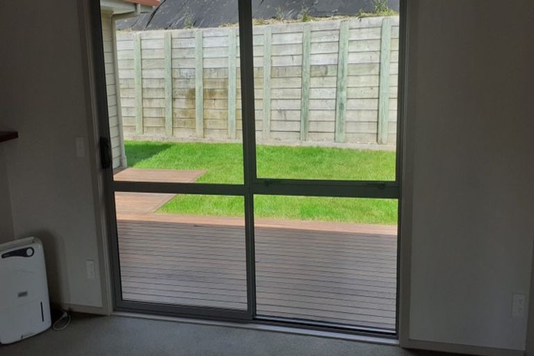 Photo of property in 30 Te Puia Drive, Aotea, Porirua, 5024