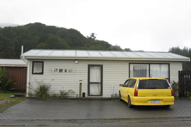 Photo of property in 82 Omapere Street, Dobson, Greymouth, 7805