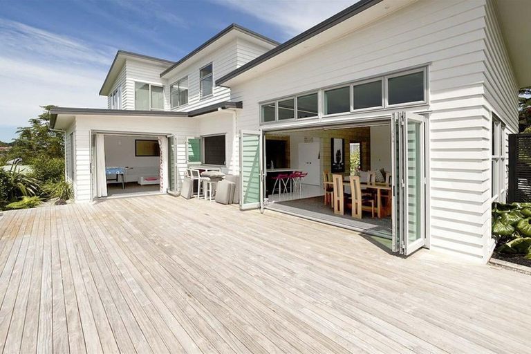 Photo of property in 7b Olwyn Place, Greenhithe, Auckland, 0632