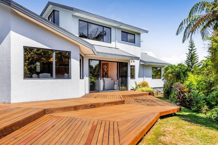 Photo of property in 6 Bushview Place, Upper Vogeltown, New Plymouth, 4310