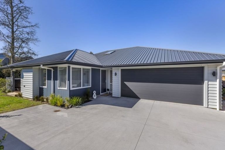 Photo of property in 16 Trevally Place, Snells Beach, 0920