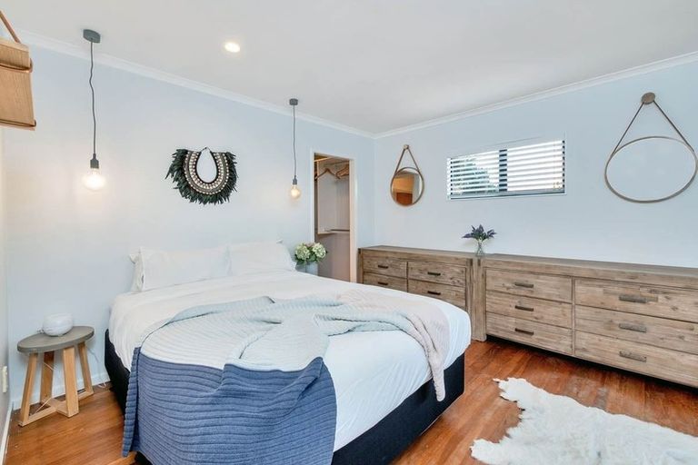 Photo of property in 2/103 Bond Crescent, Forrest Hill, Auckland, 0620