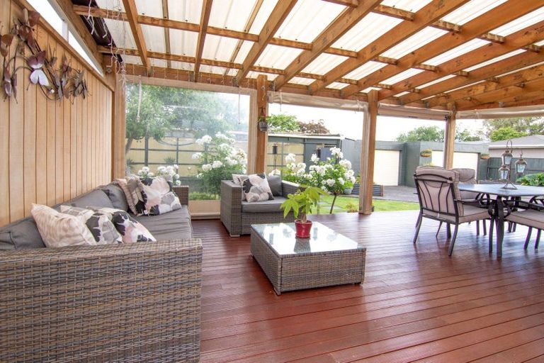 Photo of property in 10 Piper Place, Roslyn, Palmerston North, 4414