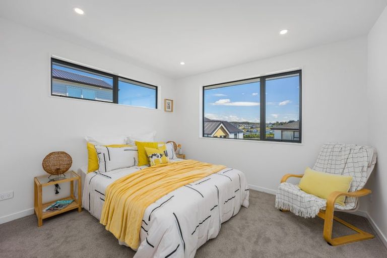 Photo of property in 15 Dulcie Way, Orewa, 0931