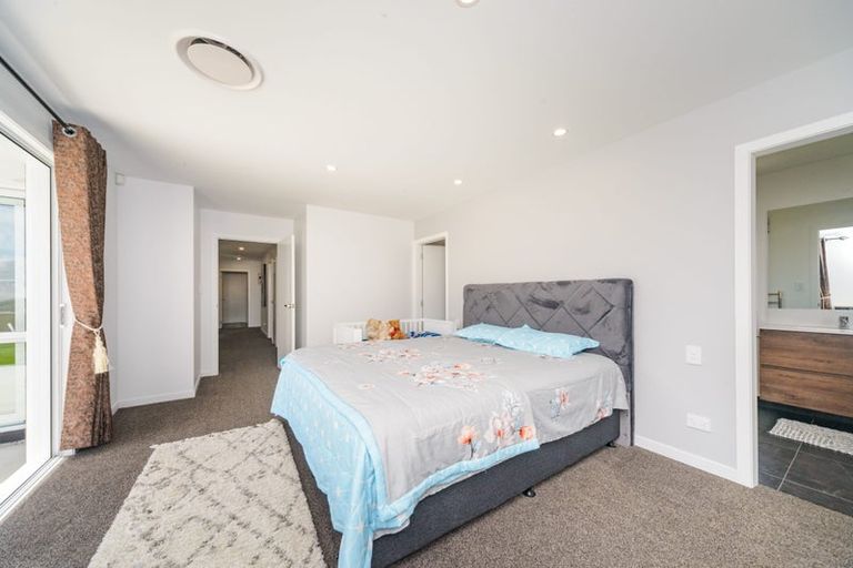 Photo of property in 47 Atlantic Drive, Fitzherbert, Palmerston North, 4410