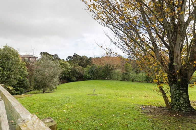 Photo of property in 37 La Lena Grove, Fitzherbert, Palmerston North, 4410