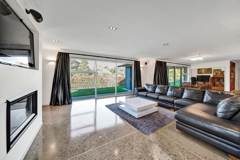 Photo of property in 3c Azalea Place, Brooklands, New Plymouth, 4310