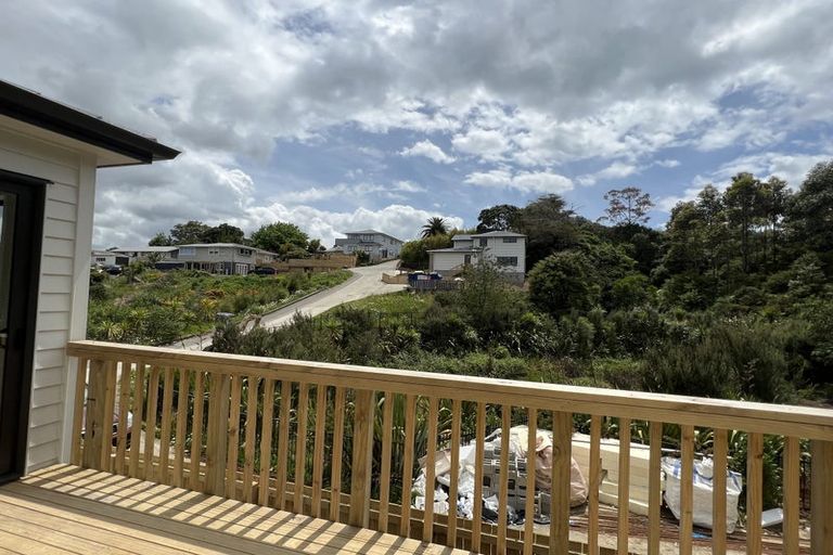 Photo of property in 8 Springhill Lane, Sunnyvale, Auckland, 0612