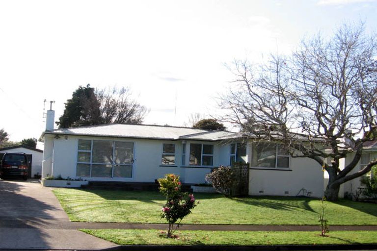 Photo of property in 16 Wincanton Place, Awapuni, Palmerston North, 4412
