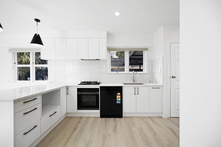 Photo of property in 23 Huia Avenue, Forest Lake, Hamilton, 3200