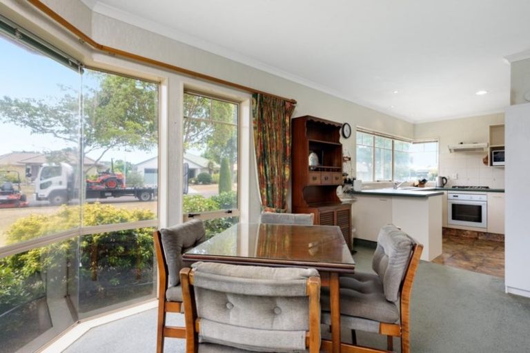 Photo of property in 16 Lavender Place, Papamoa Beach, Papamoa, 3118