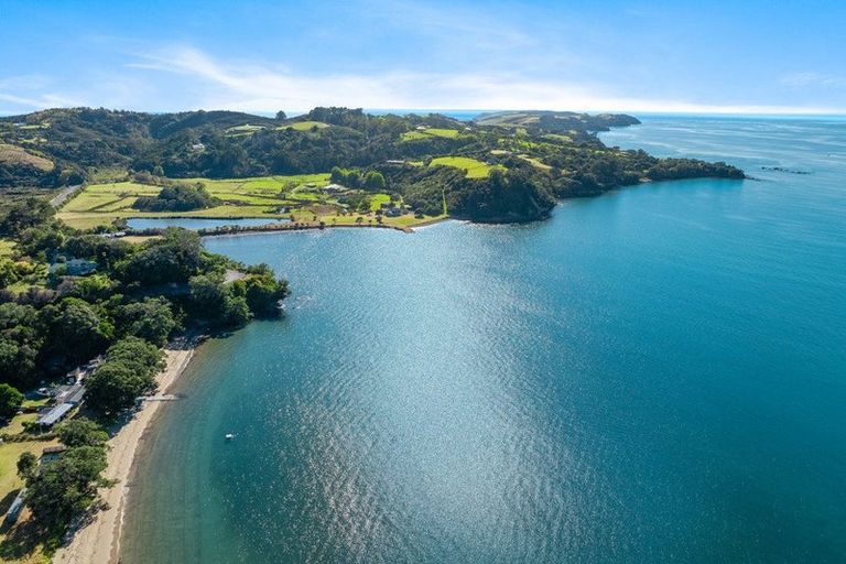 Photo of property in 851b Takatu Road, Tawharanui Peninsula, Matakana, 0986