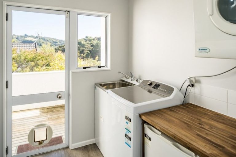 Photo of property in 24 Sailmaker Close, Whitby, Porirua, 5024