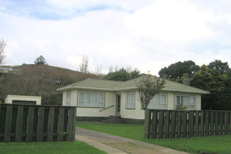Photo of property in 34 Findlay Street, Tawa, Wellington, 5028