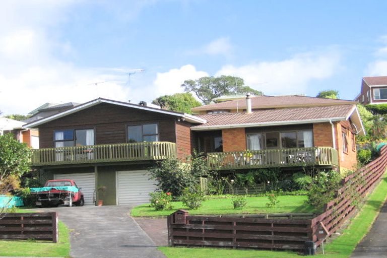 Photo of property in 31 William Bayes Place, Red Beach, 0932