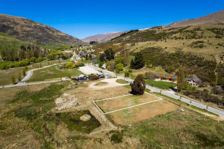 Photo of property in 5 Cardrona Valley Road, Wanaka, 9305