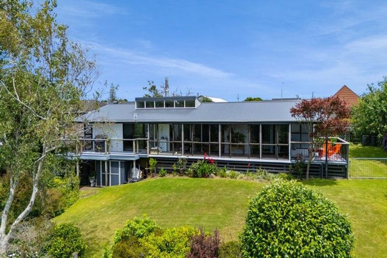 Photo of property in 4 Quin Crescent, Hawera, 4610