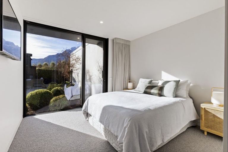 Photo of property in 24 Double Cone Road, Jacks Point, Queenstown, 9371