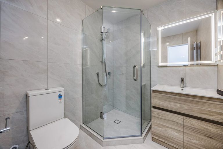 Photo of property in 2/6 Pah Road, Papatoetoe, Auckland, 2025