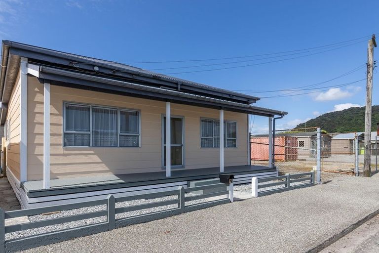 Photo of property in 12 Swainson Street, Greymouth, 7805