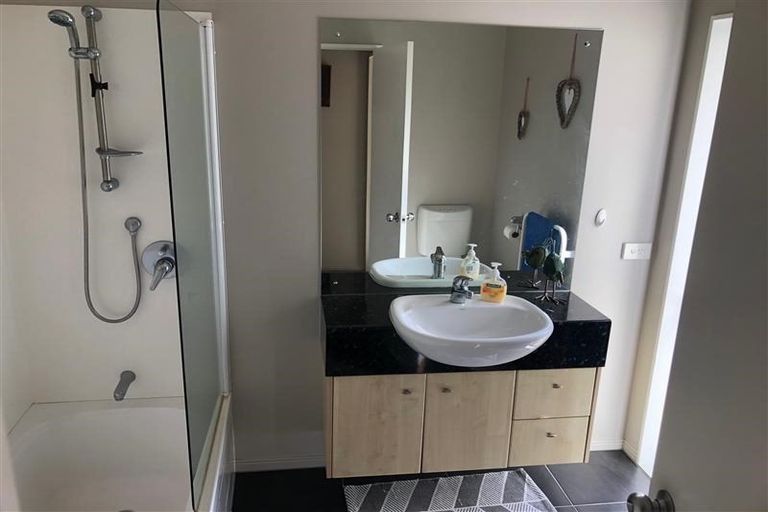 Photo of property in 12 Peachstone Lane, Henderson, Auckland, 0612