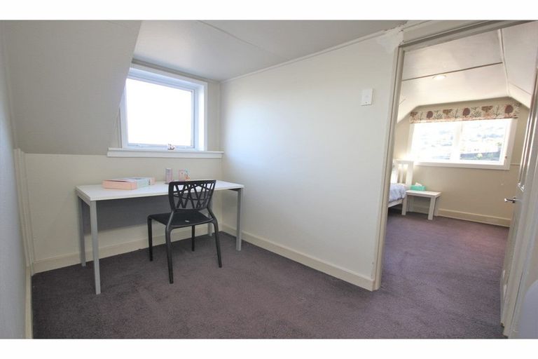 Photo of property in 72 Oxford Street, Lyttelton, 8082