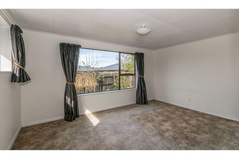 Photo of property in 2/131b Mcfaddens Road, Saint Albans, Christchurch, 8052