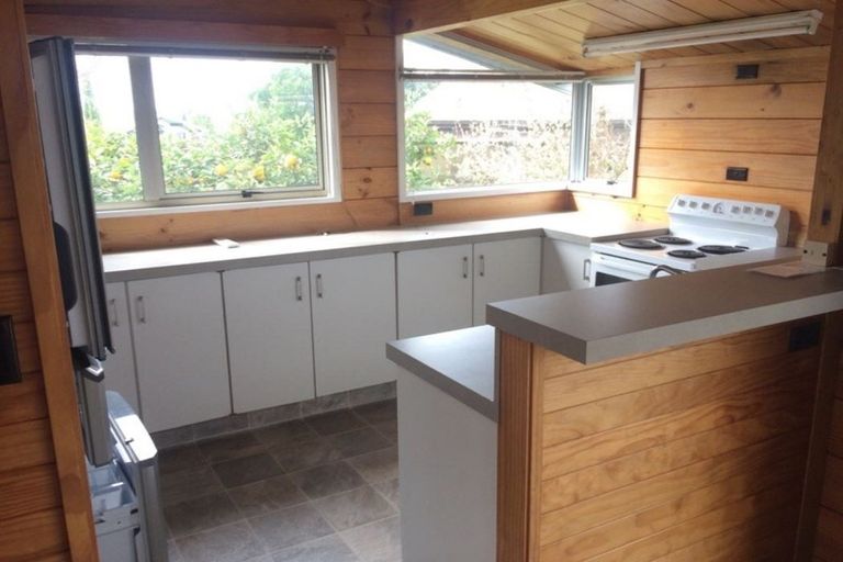 Photo of property in 2 Bata Place, Pomare, Rotorua, 3015