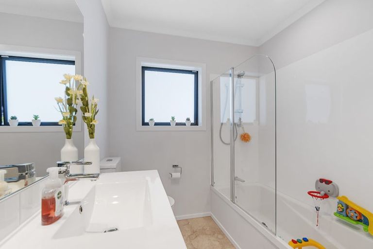 Photo of property in 6 Molesworth Street, Carterton, 5713