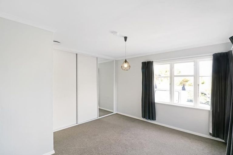 Photo of property in 93 Normandale Road, Normandale, Lower Hutt, 5010