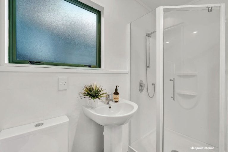 Photo of property in 1/48 Woodside Road, Massey, Auckland, 0614