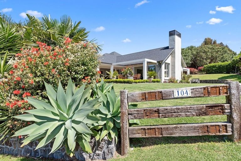 Photo of property in 104 Vaughans Road, Long Bay, Albany, 0792