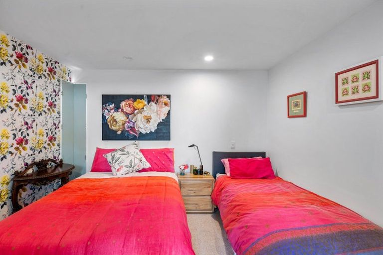 Photo of property in 1 Tainui Drive, Havelock North, 4130