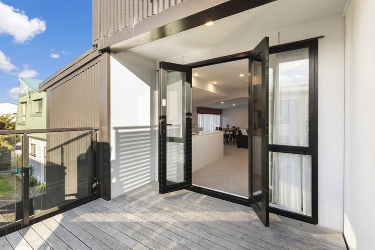 Photo of property in 7/101 Rongotai Road, Wellington, 6022