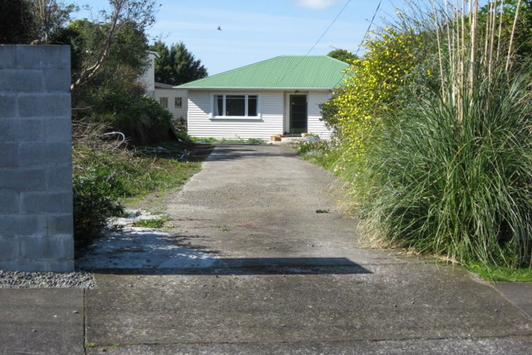 Photo of property in 46 Wallath Road, Westown, New Plymouth, 4310