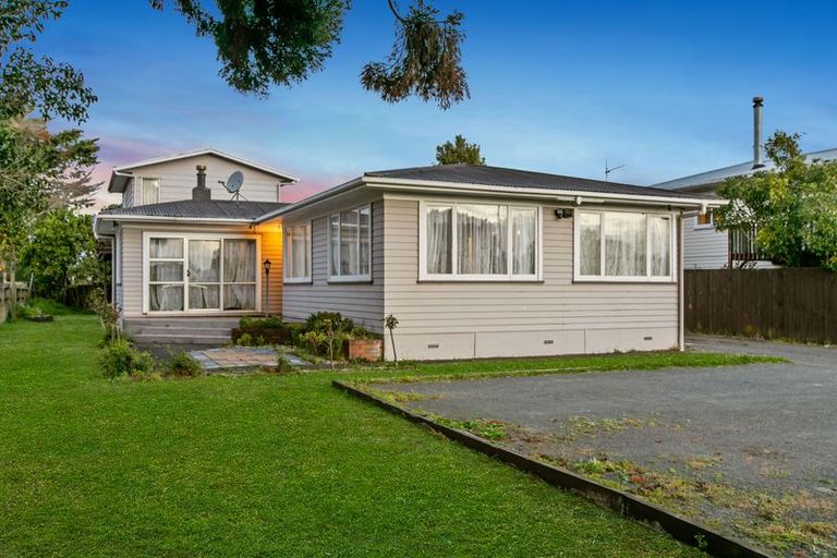 Photo of property in 11 Mail Avenue, Weymouth, Auckland, 2103