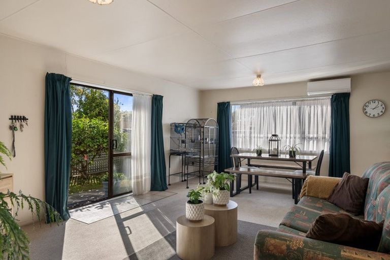 Photo of property in 6 Raukawa Street, Otaki, 5512