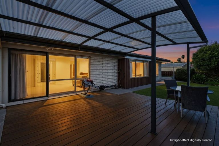 Photo of property in 2/18 Glengowan Place, Conifer Grove, Takanini, 2112