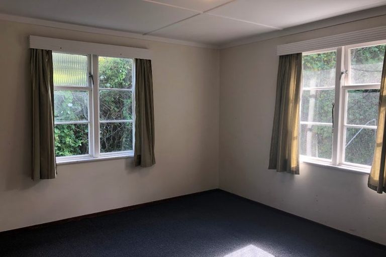 Photo of property in 24 Victory Avenue, Karori, Wellington, 6012