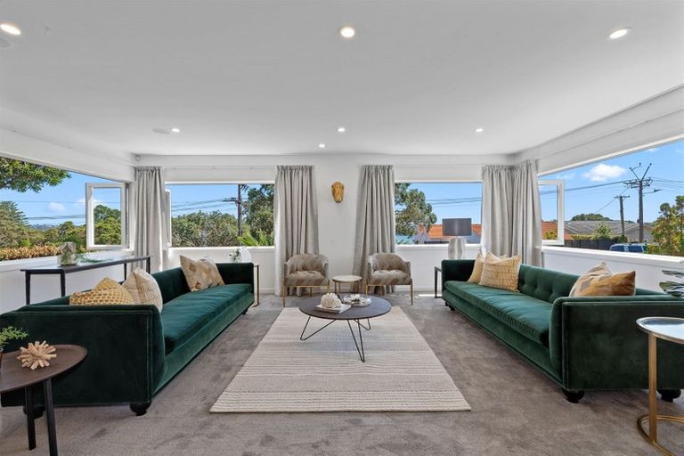 Photo of property in 75a Stanley Point Road, Stanley Point, Auckland, 0624