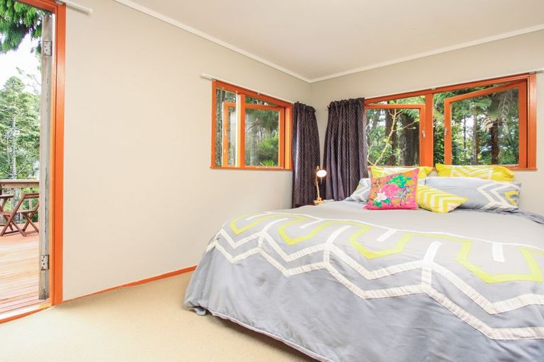 Photo of property in 15 Tane Road, Laingholm, Auckland, 0604