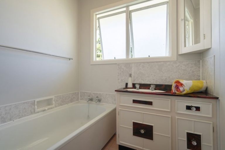 Photo of property in 7 Marine Parade, Cooks Beach, Whitianga, 3591