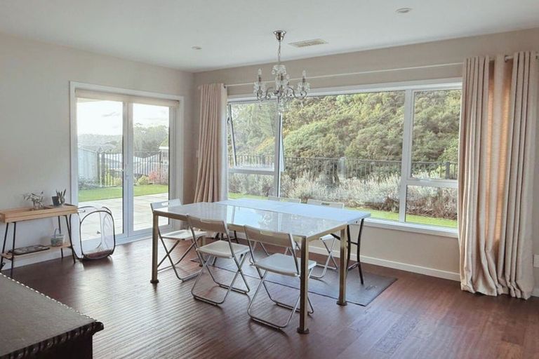 Photo of property in 60 Banks Boulevard, Whitby, Porirua, 5024