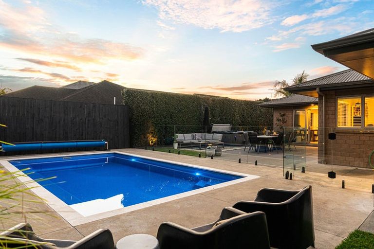 Photo of property in 14 Will Street, Huapai, Kumeu, 0810
